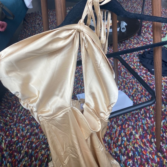 NEW - WE WORE WHAT TIE CUT OUT HALTER DRESS - Picture 4 of 5